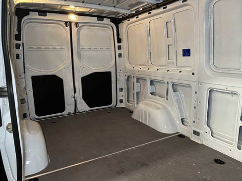Used 2025 Mercedes-Benz Sprinter 2500 image 12