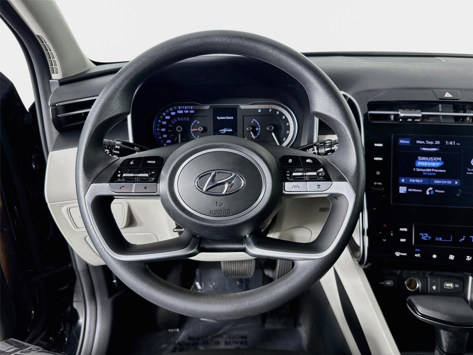 Certified 2024 Hyundai Tucson SEL FWD image 12