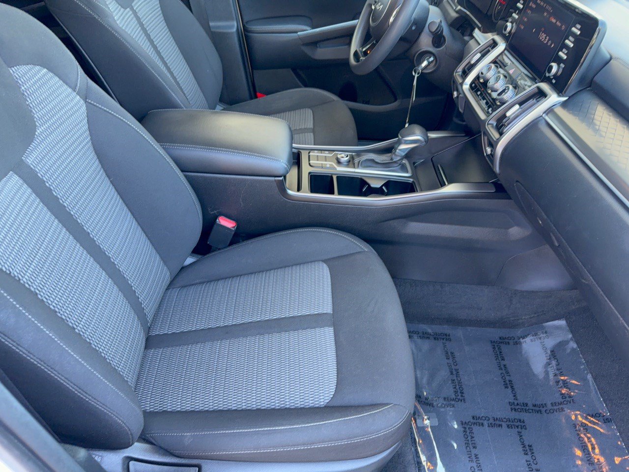 Used 2023 Kia Sorento LX FWD image 30