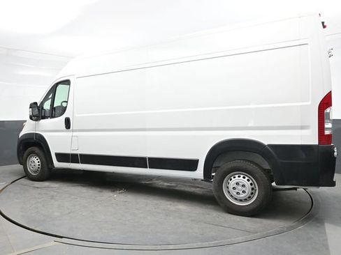 Used 2025 RAM ProMaster 2500 w/ Convenience Group FWD image 4