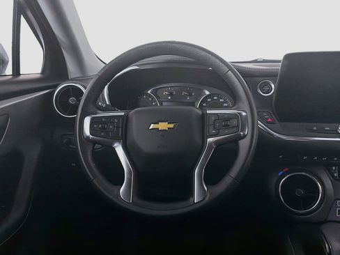 Used 2025 Chevrolet Blazer LT FWD image 17