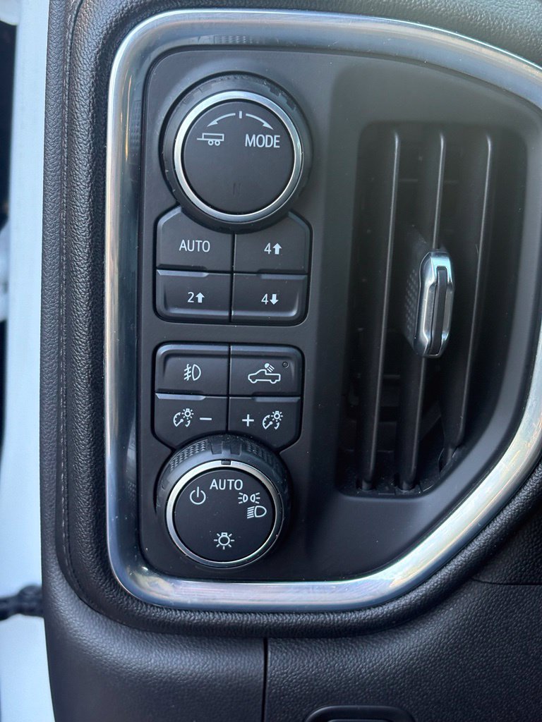 Used 2021 Chevrolet Silverado 1500 RST w/ Z71 Off-Road Package AWD/4WD image 24