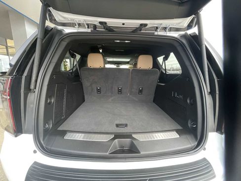 Used 2024 Chevrolet Suburban Premier w/ Premium Package 2 image 26
