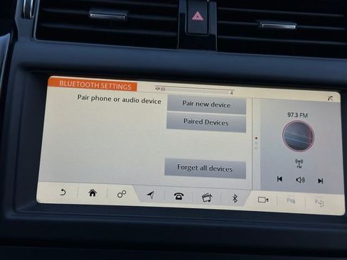 Used 2019 Land Rover Discovery SE image 28