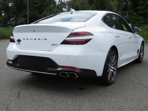 Used 2022 Genesis G70 2.0T w/ Prestige Package image 7