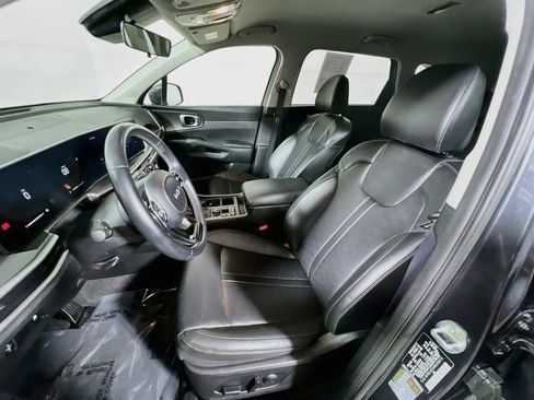 Used 2024 Kia Sorento S FWD image 17