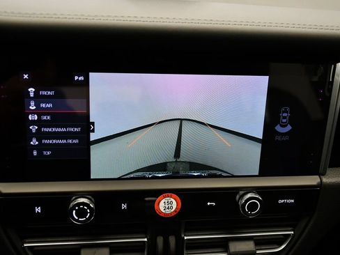Certified 2026 Porsche Macan AWD/4WD image 32