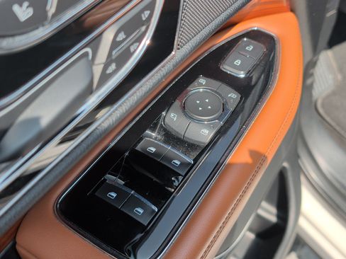 Used 2019 Lincoln Navigator L Reserve AWD/4WD image 9
