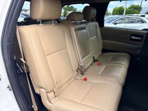 Used 2014 Toyota Sequoia Limited AWD/4WD image 30