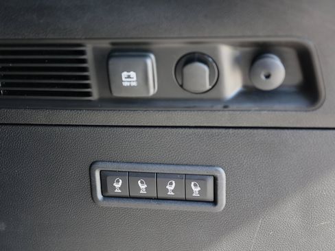 Used 2022 Jeep Wagoneer Series III w/ Flexible Seating Group image 16