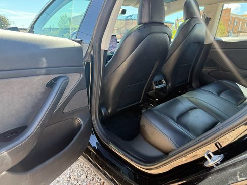 Used 2018 Tesla Model 3 Long Range AWD/4WD image 18