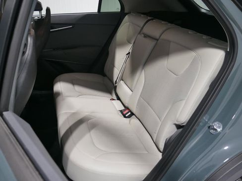 Used 2023 Kia Niro EX image 11