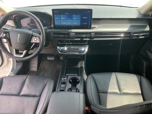 Used 2025 Lincoln Corsair AWD w/ Equipment Group 101A image 18