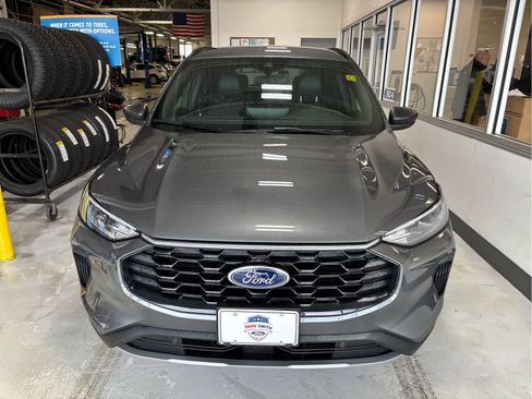 New 2025 Ford Escape ST-Line w/ Tech Pack #1 image 3
