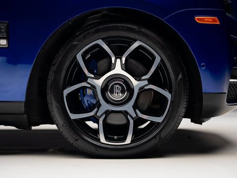 Used 2021 Rolls-Royce Cullinan Black Badge image 38