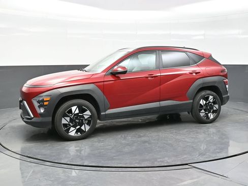 Used 2025 Hyundai Kona SEL AWD/4WD image 3