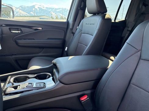 New 2026 Honda Ridgeline Black Edition image 19