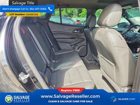 Used 2024 Chevrolet Trax RS w/ Sunroof Package FWD image 15