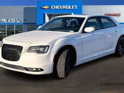 Used 2023 Chrysler 300 S image 3