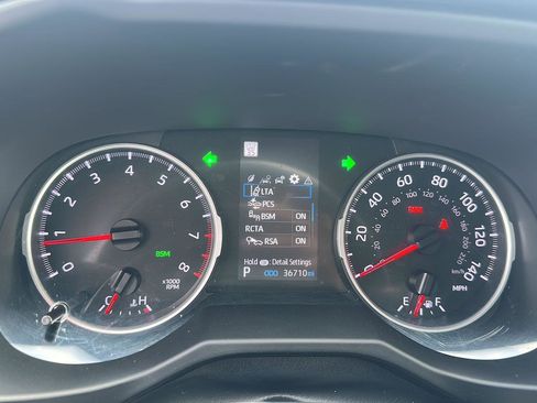 Certified 2022 Toyota RAV4 XLE Premium AWD/4WD image 11