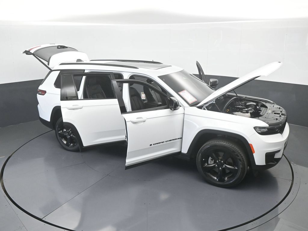 Used 2025 Jeep Grand Cherokee L Limited w/ Black Appearance Package AWD/4WD image 80