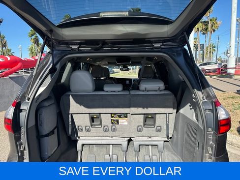 Used 2019 Toyota Sienna XLE w/ XLE Navigation Package FWD image 6