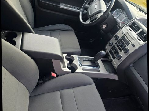 Used 2011 Ford Escape XLT image 12