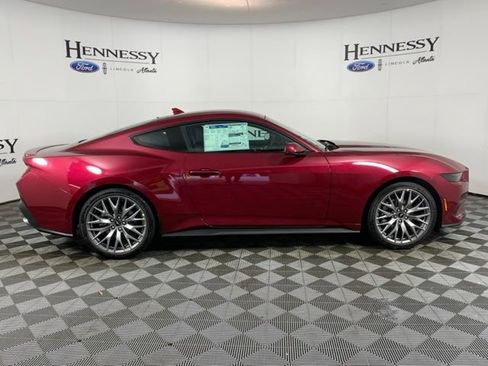 Used 2025 Ford Mustang Premium image 9