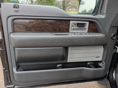 Used 2014 Ford F150 Platinum image 32