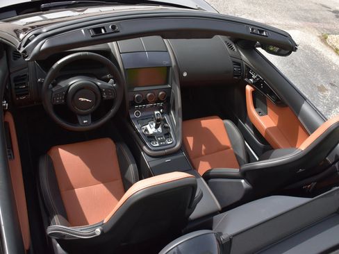 Used 2023 Jaguar F-TYPE R AWD/4WD image 37