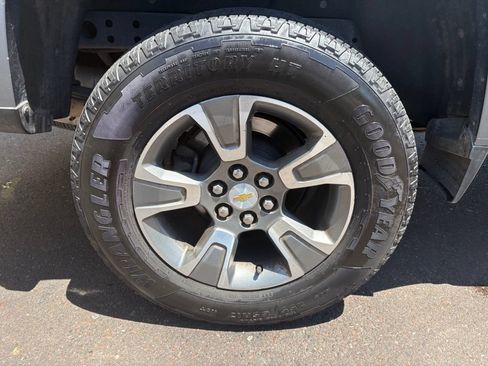 Used 2019 Chevrolet Colorado Z71 AWD/4WD image 6