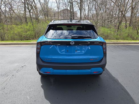 New 2026 Nissan Kicks SR AWD/4WD image 8
