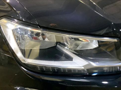 Used 2020 Volkswagen Tiguan SEL image 27