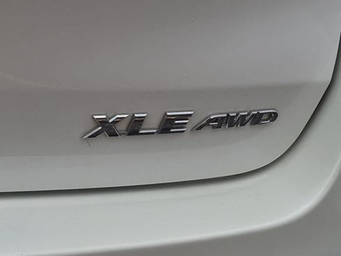 Used 2016 Toyota Highlander XLE AWD/4WD image 21