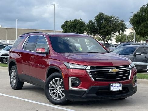 Used 2023 Chevrolet Traverse LT AWD/4WD image 2