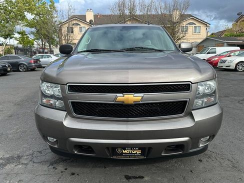 Used 2012 Chevrolet Suburban LT w/ Luxury Package image 2