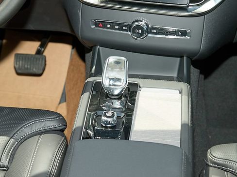 New 2026 Volvo XC90 T8 Ultra w/ Protection Package AWD/4WD image 30