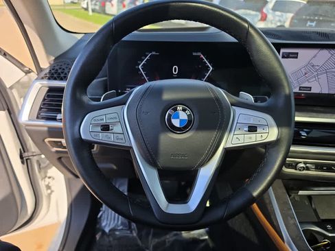 Used 2023 BMW X7 xDrive40i w/ Premium Package AWD/4WD image 16