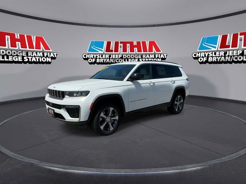 New 2026 Jeep Grand Cherokee L Limited RWD image 4