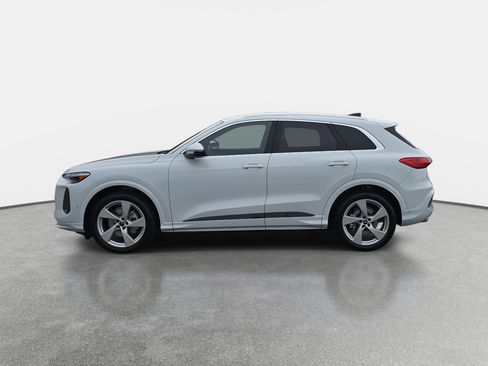 New 2025 Audi Q5 Prestige image 8