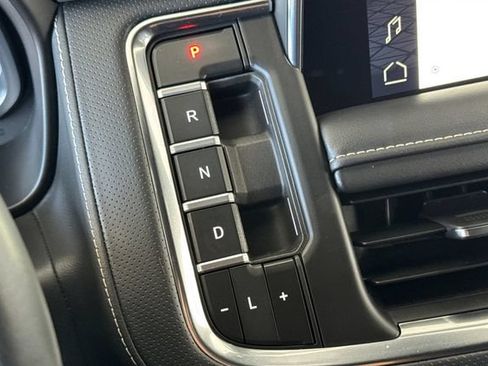 Used 2024 GMC Yukon SLT AWD/4WD image 35