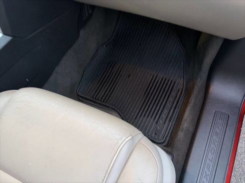 Used 2014 Ford Explorer XLT w/ Equipment Group 202A image 24