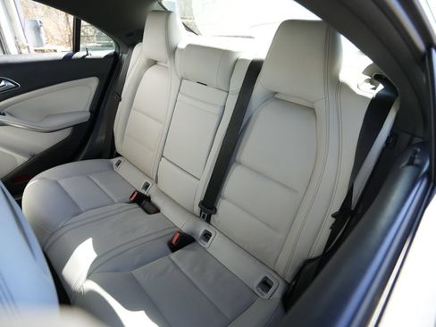 Used 2018 Mercedes-Benz CLA 250 4MATIC image 40
