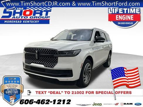 Used 2025 Lincoln Navigator Reserve image 1