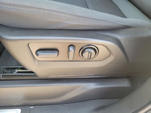 Used 2022 Chevrolet Silverado 1500 LT RWD image 21