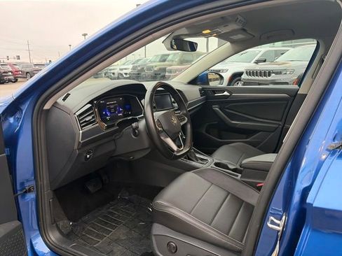 Used 2024 Volkswagen Jetta SE image 16