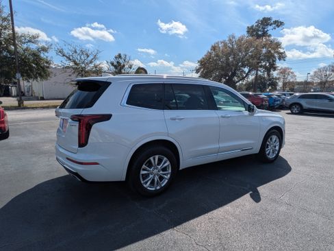 Used 2024 Cadillac XT6 Luxury image 27