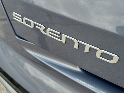Used 2023 Kia Sorento S w/ Panoramic Sunroof Package FWD image 8