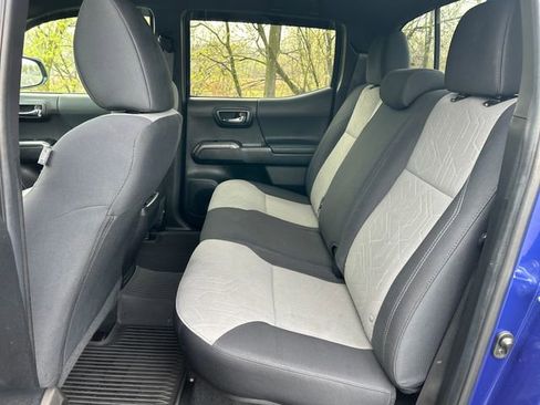 Used 2022 Toyota Tacoma TRD Sport w/ Technology Package image 25