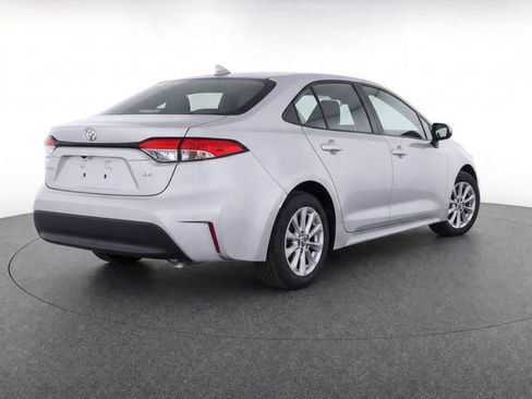 Used 2026 Toyota Corolla LE w/ LE Premium Package FWD image 4